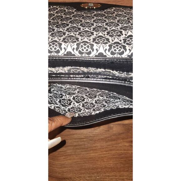 Emma
Fox Diva Purse   - Picture 11 of 11